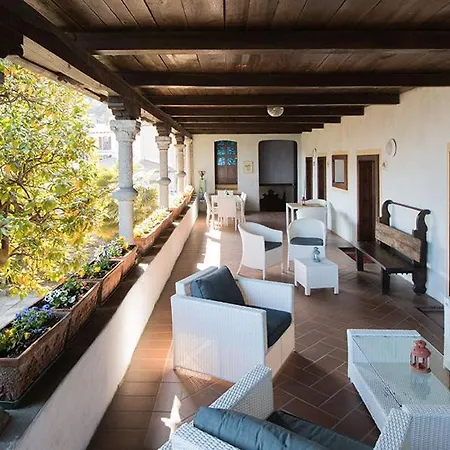 Appartamento San Salvatore Sleeps 4 With Pool *