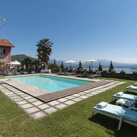 Appartamento San Salvatore Sleeps 4 With Pool