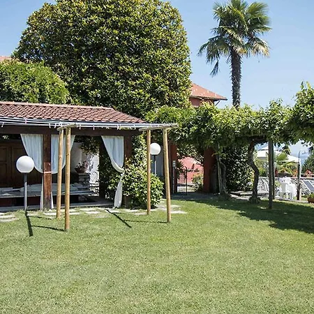 Appartamento San Salvatore Sleeps 4 With Pool