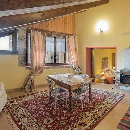 Appartamento San Salvatore Sleeps 4 With Pool Massino Visconti