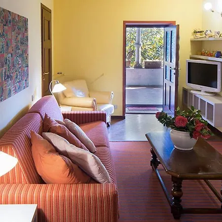 San Salvatore Sleeps 4 With Pool Appartamento Massino Visconti